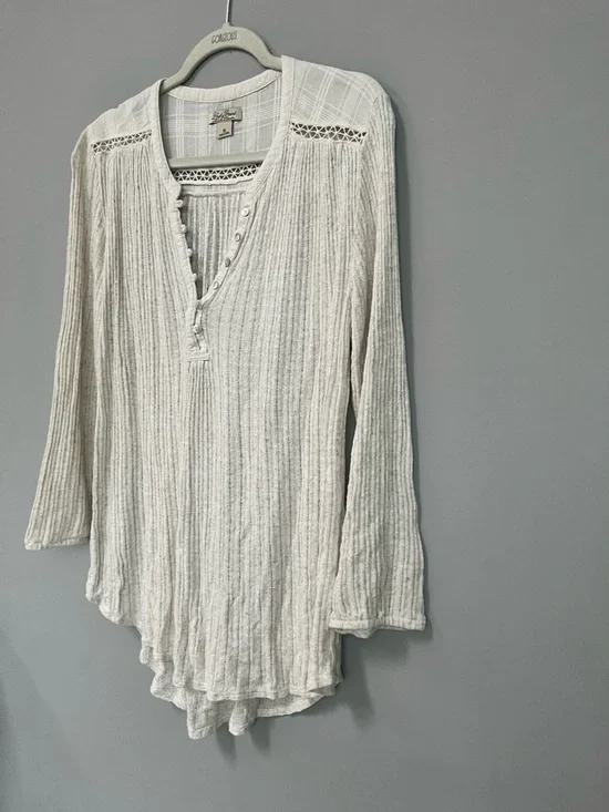 Boho shell-button henley (XL) - Picture 5 of 6